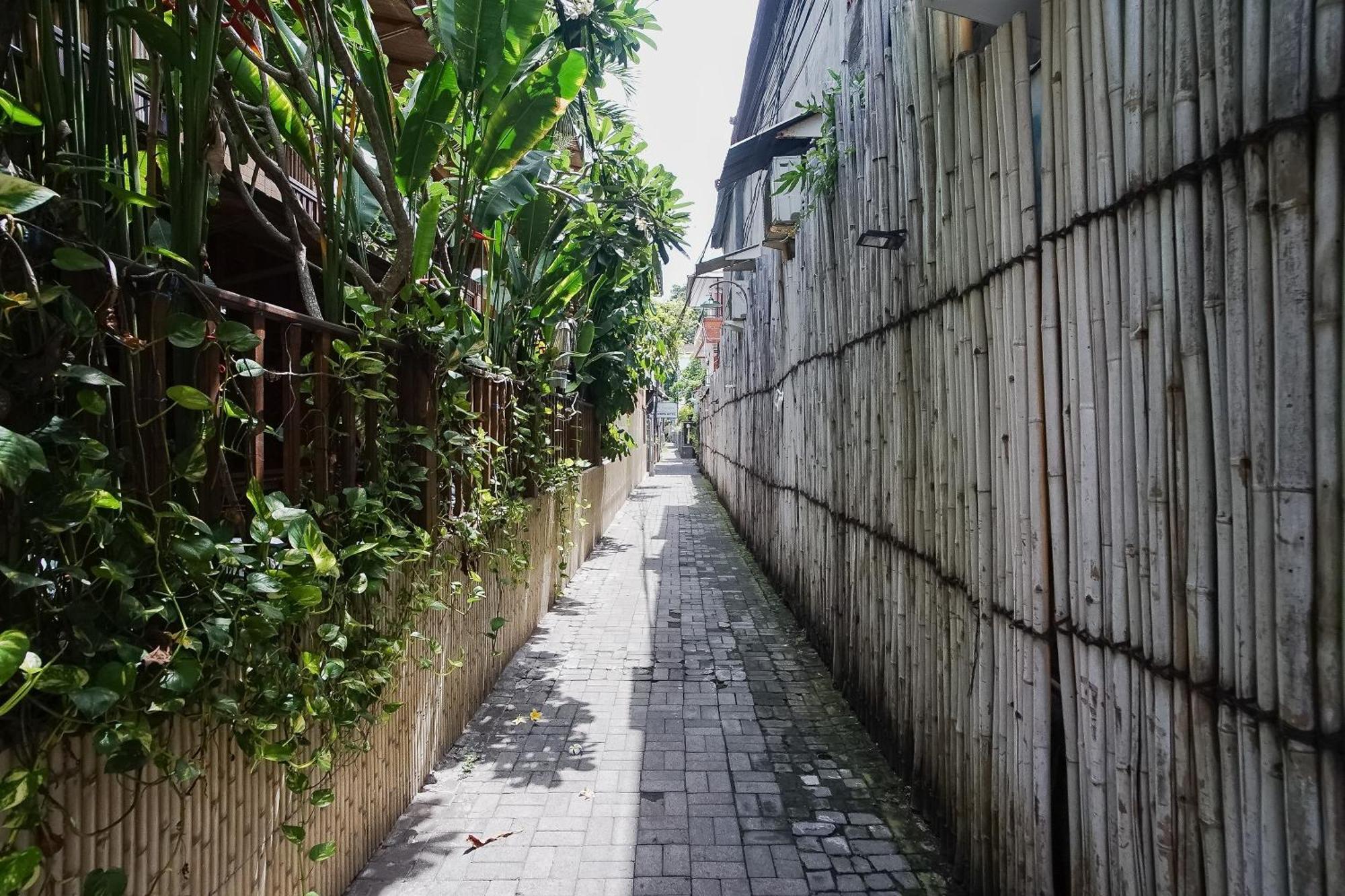 City Garden Bali Dwipa Hotel, Kuta Кута Экстерьер фото